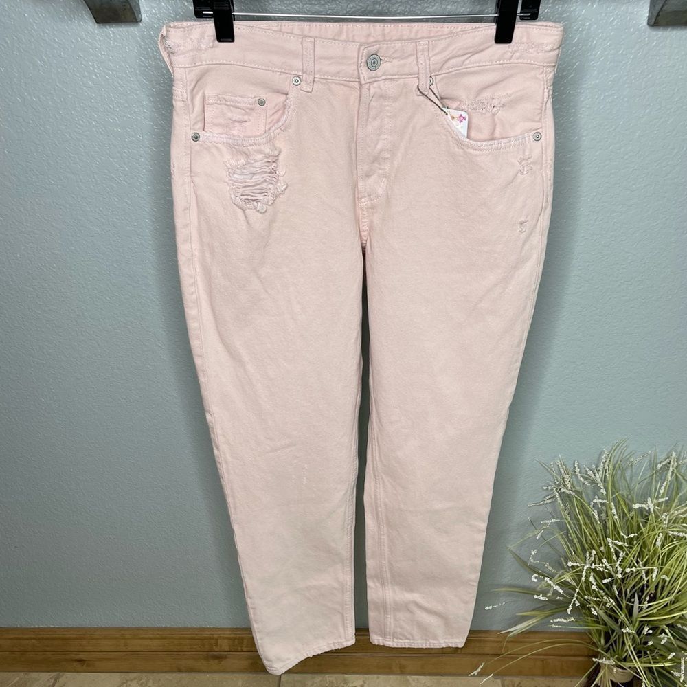 Women's Boyfriend Jeans in Light Pink